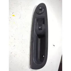 Recambio de botonera puerta delantera derecha para renault clio ii (bb_, cb_) 1.5 dci referencia OEM IAM 8200084005  