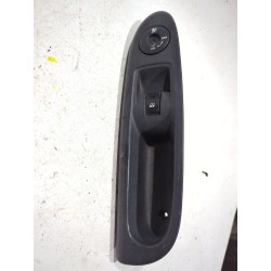 BOTONERA PUERTA DELANTERA DERECHA 8200084005 