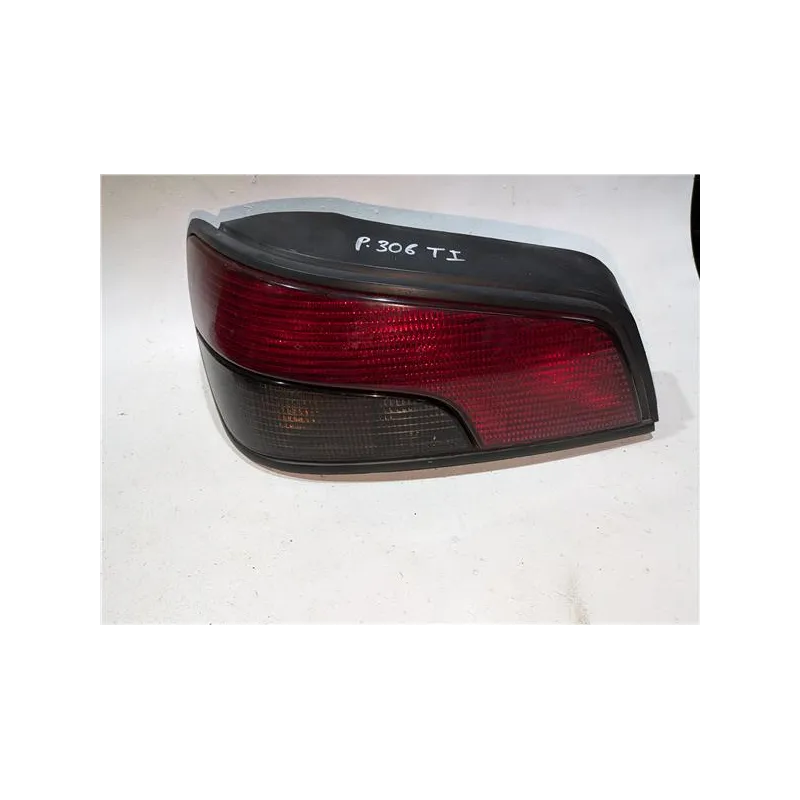 Recambio de piloto trasero izquierdo para peugeot 306 3/5 pt. (s1)(06.1996) referencia OEM IAM VALEO 2227  