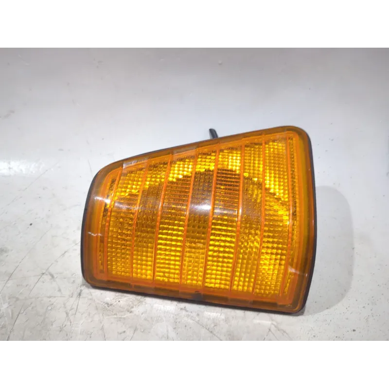 Recambio de piloto intermitente lateral delantero izquierdo para mercedes-benz 207 2.4 d referencia OEM IAM 32757R6  