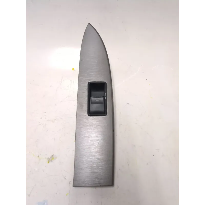 Recambio de mando elevalunas trasero izquierdo para toyota avensis (_t25_) 2.0 d-4d (adt250_) referencia OEM IAM 7427205050  