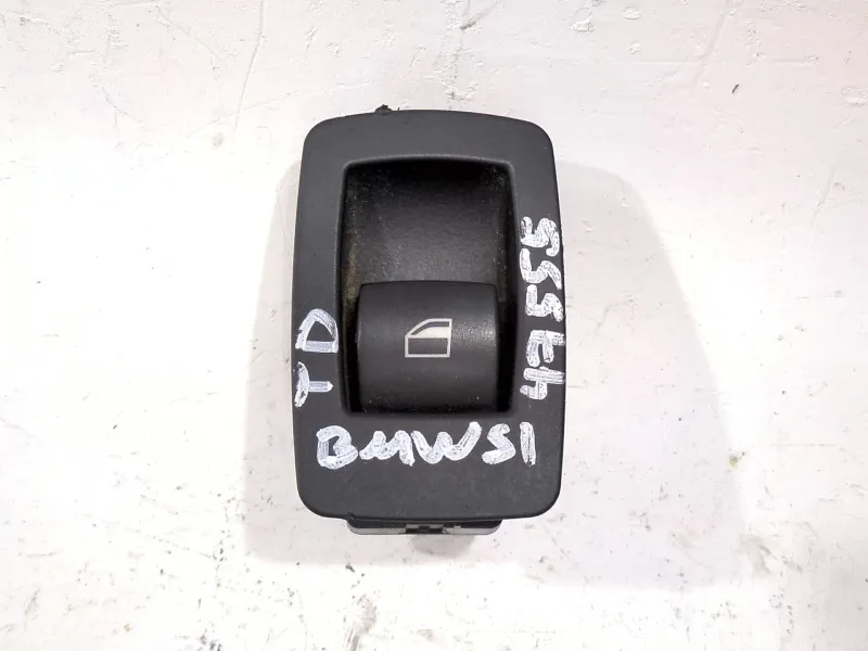 Recambio de mando elevalunas trasero derecho para bmw 1 (e81) 118 d referencia OEM IAM 15939900 6945874  