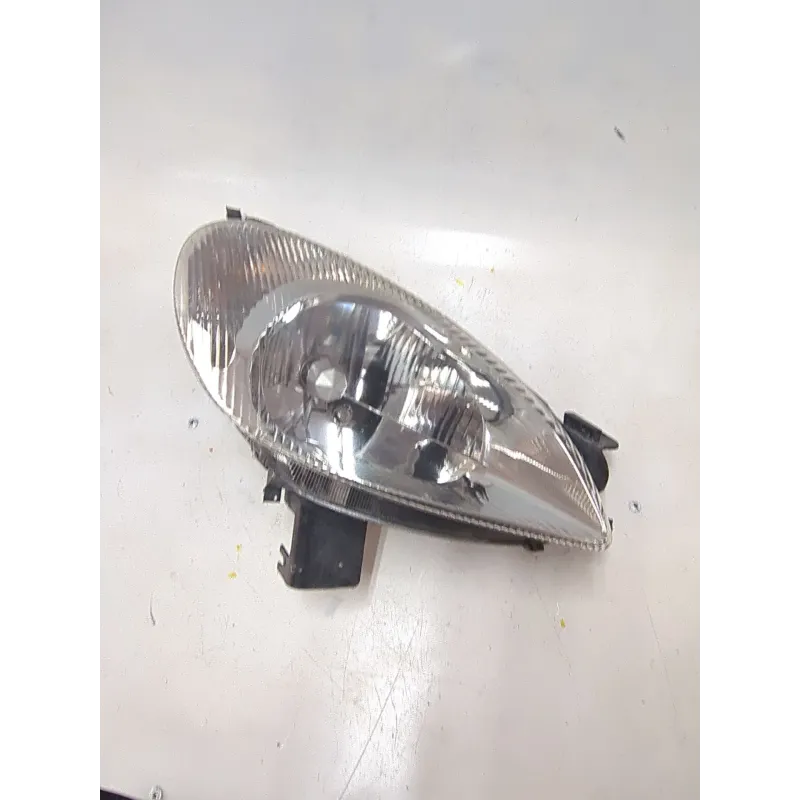Recambio de faro delantero derecho para citroën xsara picasso (1999) 2.0 hdi referencia OEM IAM 89300200  