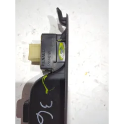 Recambio de botonera puerta trasera izquierda para renault captur 1.5 dci referencia OEM IAM 829614619R  