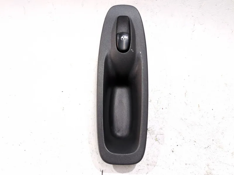 Recambio de mando elevalunas delantero derecho para hyundai accent 1.5 crdi referencia OEM IAM 621W04620  