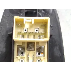 Recambio de mando elevalunas delantero derecho para hyundai accent 1.5 crdi referencia OEM IAM 621W04620  