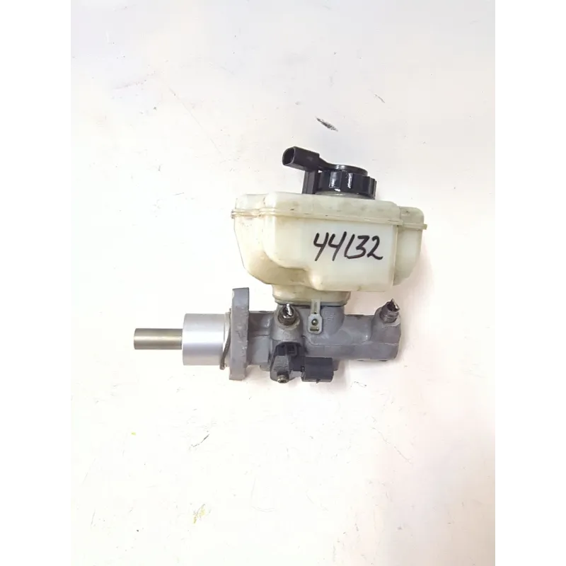 Recambio de bomba freno para volkswagen golf vi (5k1) 2.0 tdi referencia OEM IAM 03350886351  