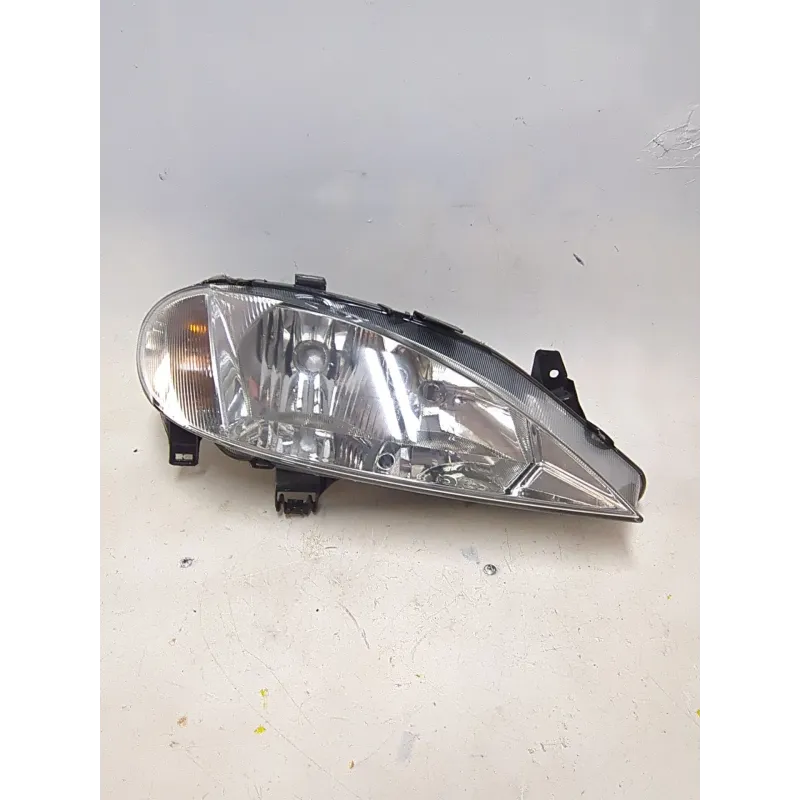 Recambio de faro derecho para renault megane cc (ez0/1_) 1.9 dci (ez0j, ez1s) referencia OEM IAM 7700427870D  
