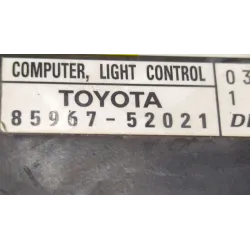 Recambio de centralita faros xenon para toyota auris (_e18_) 2.0 d-4d (ade186_) referencia OEM IAM 8596752021  