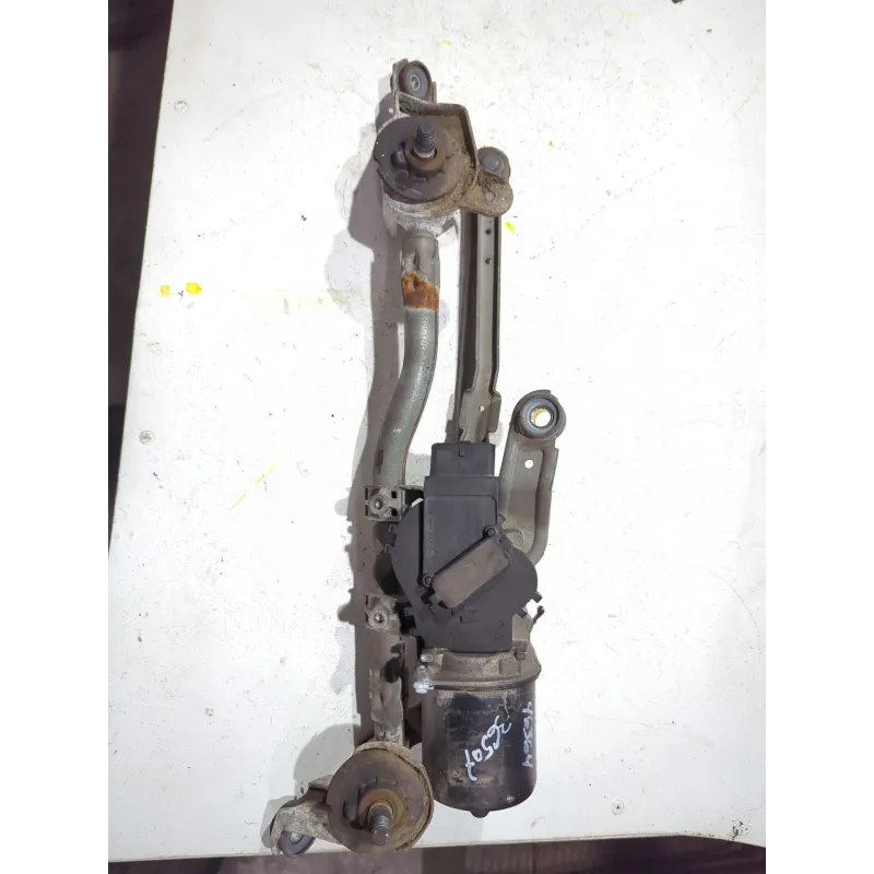 Recambio de motor limpia delantero para nissan note 1.6 gasolina referencia OEM IAM 53630147  