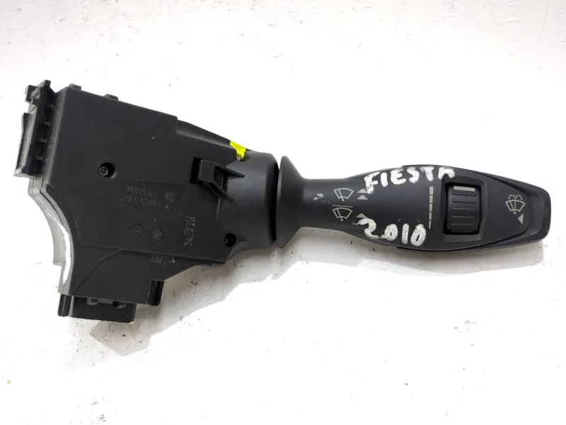 Recambio de mando limpiaparabrisas para ford fiesta vi 1.6 tdci referencia OEM IAM 8A6T17A553AC  