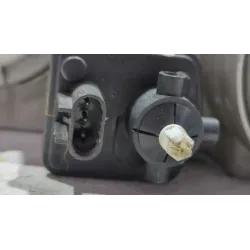Recambio de faro delantero derecho para hyundai h100 furgón 2.5 d referencia OEM IAM 1012395  