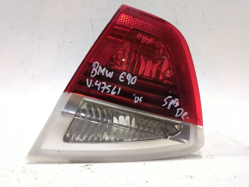 Recambio de piloto porton trasero derecho para bmw 3 (e90) 320 i referencia OEM IAM 6937460  