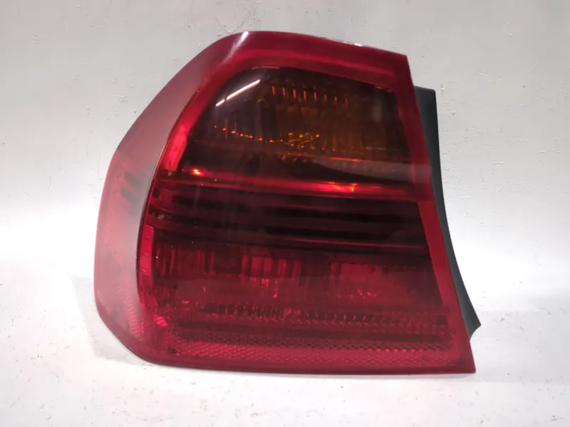 Recambio de piloto trasero izquierdo para bmw 3 (e90) 320 i referencia OEM IAM 6937457  