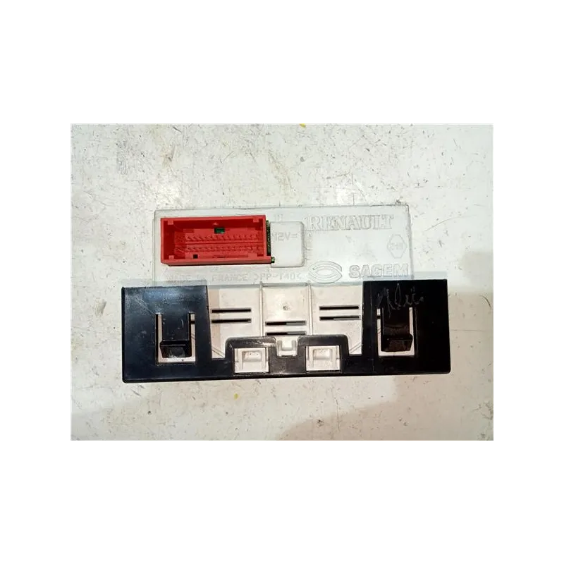 Recambio de reloj horario para renault megane ii classic berlina (2003) referencia OEM IAM 8200107839  