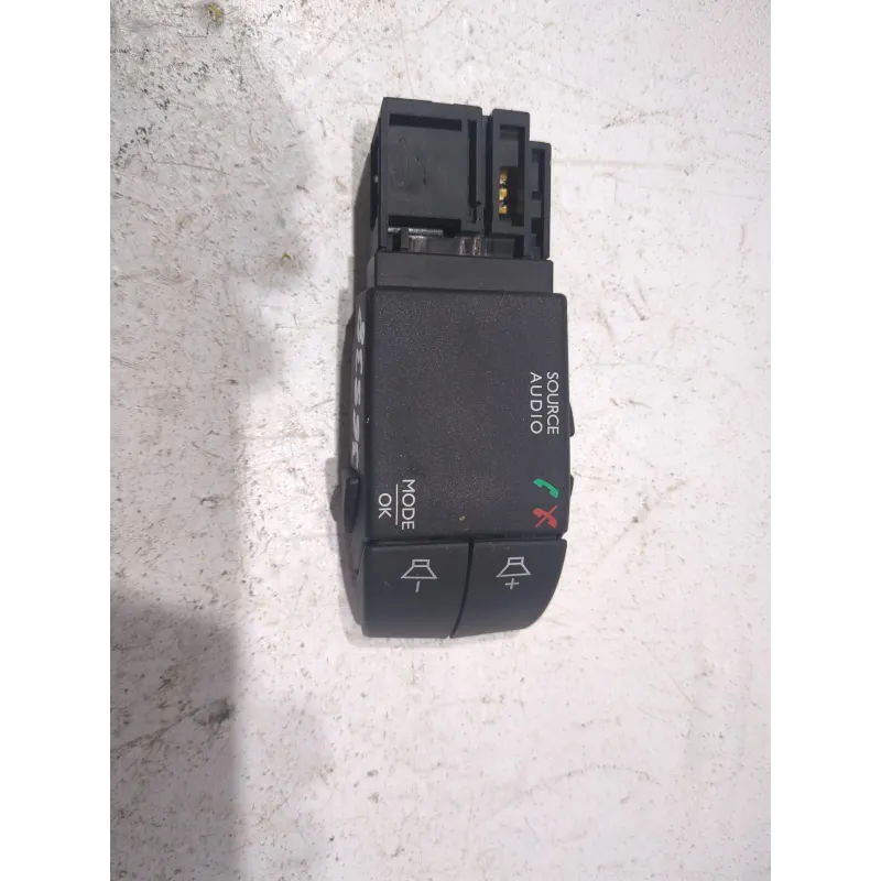 Recambio de mando multifuncion para renault captur 1.5 dci referencia OEM IAM 1EHM13L4  