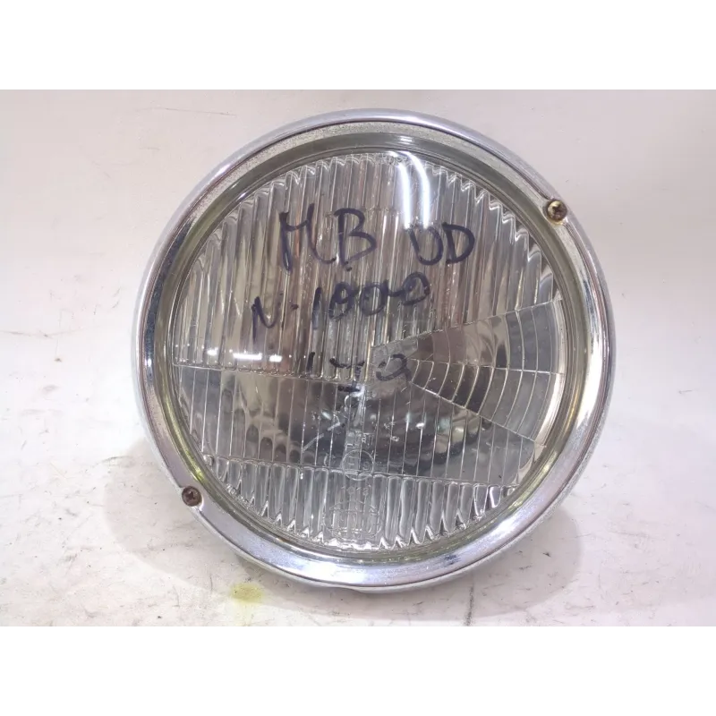 Recambio de faro derecho para mercedes-benz mb 100 d 2.0 d referencia OEM IAM A2810881  