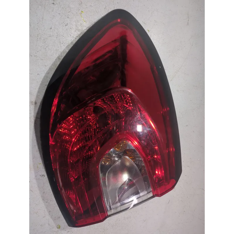 Recambio de piloto trasero izquierdo para renault captur 1.5 dci referencia OEM IAM 265558548R  