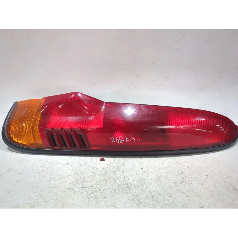 Recambio de piloto trasero derecho para daihatsu terios (j100)(19972006) 4wd referencia OEM IAM 22051567  