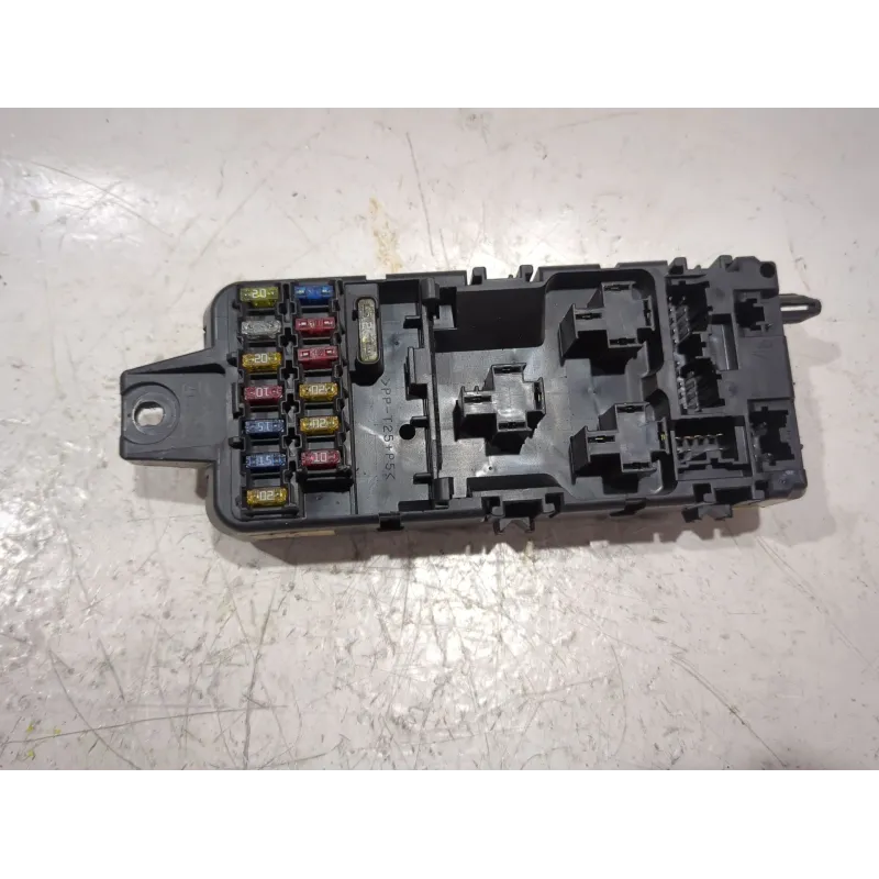 Recambio de caja reles / fusibles para volvo v40 familiar (1995) 1.9 td referencia OEM IAM 30662309  