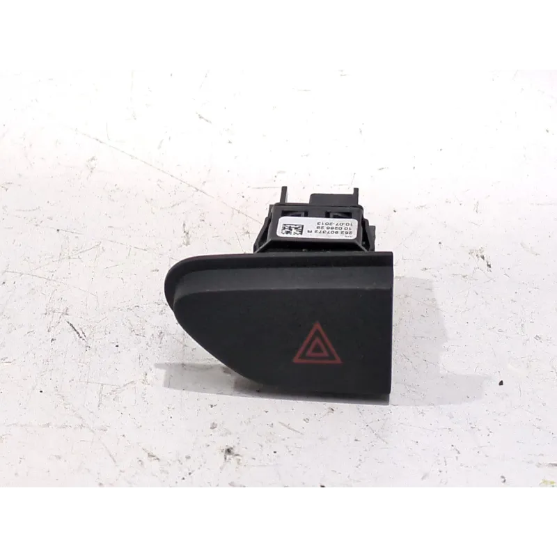 Recambio de boton emergencia para renault captur 1.5 dci referencia OEM IAM 252907372R  