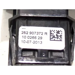 Recambio de boton emergencia para renault captur 1.5 dci referencia OEM IAM 252907372R  