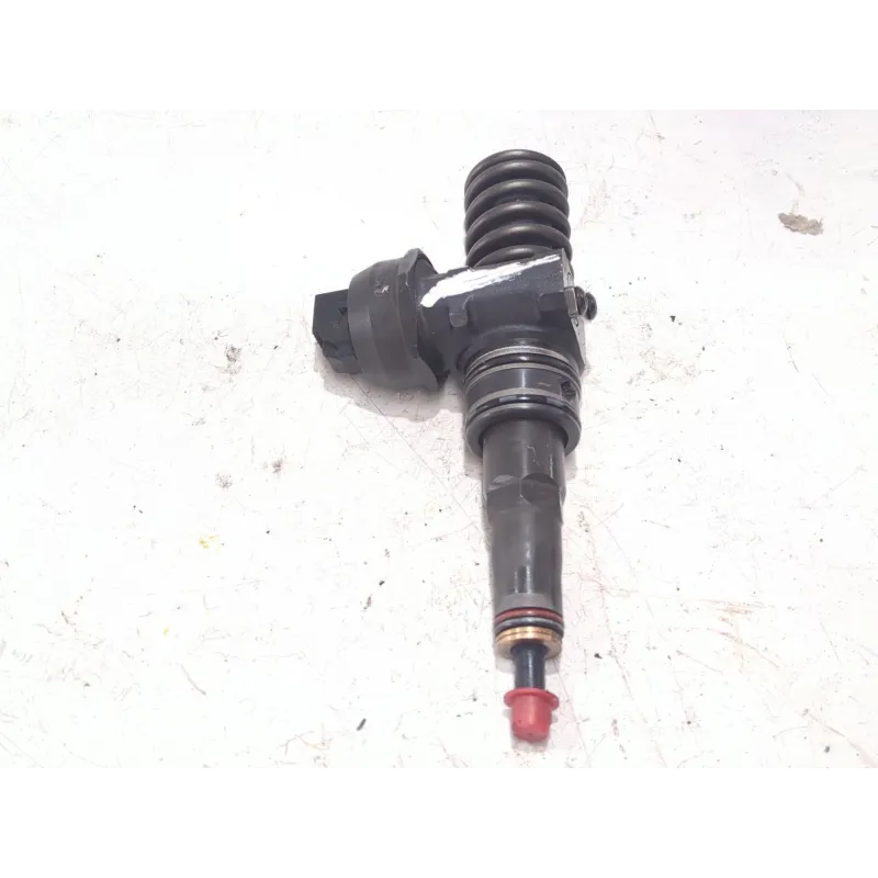 Recambio de inyector para volkswagen golf v (1k1) 1.9 tdi referencia OEM IAM 0414720215 038130073AG  