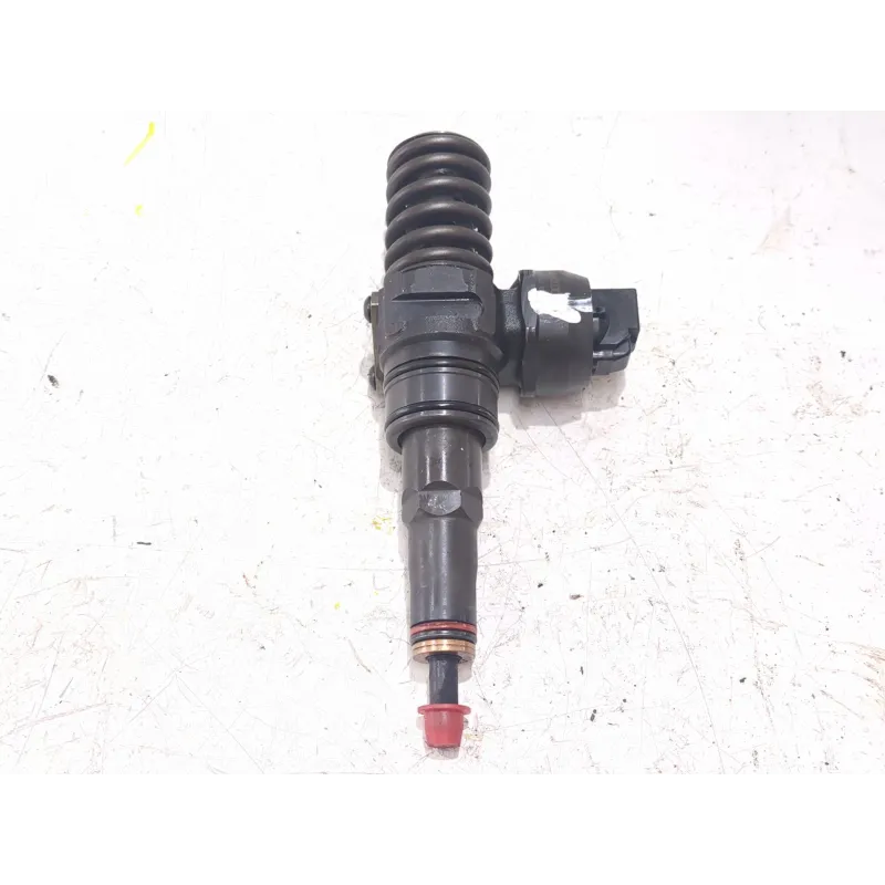 Recambio de inyector para volkswagen golf v (1k1) 1.9 tdi referencia OEM IAM 038130073AG 0414720215  