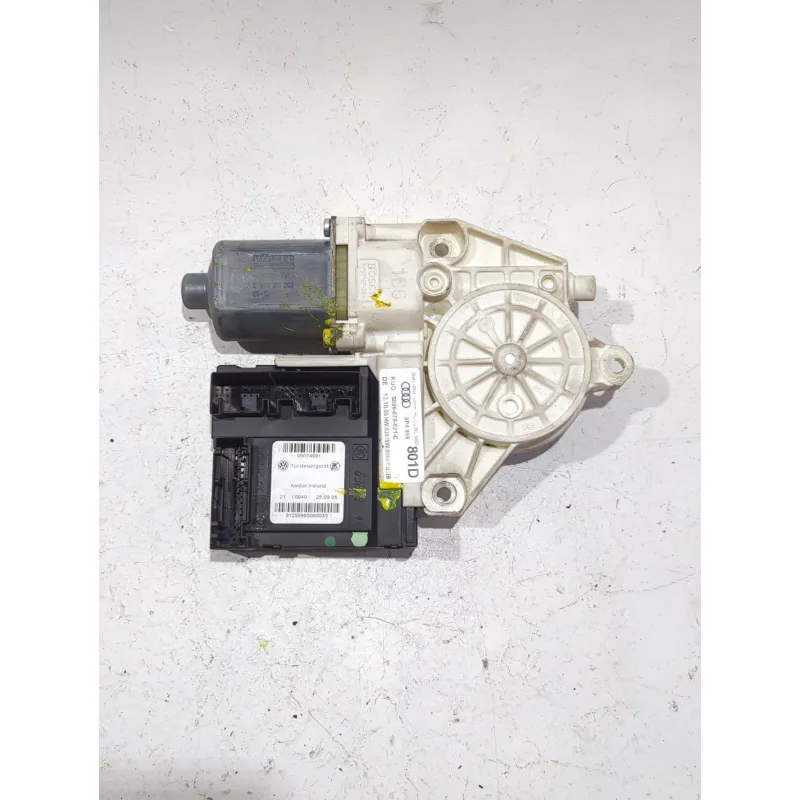 Recambio de motor elevalunas trasero izquierdo para audi a3 (8p1) 2.0 tdi 16v referencia OEM IAM 0130822263  