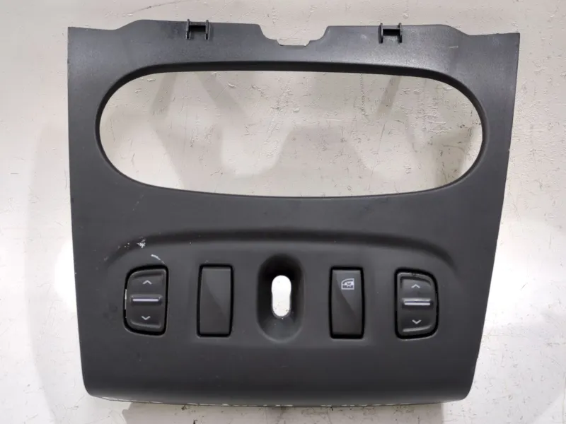 Recambio de mando elevalunas para dacia sandero i (06.2008) 1.5 dci referencia OEM IAM 275009384R  
