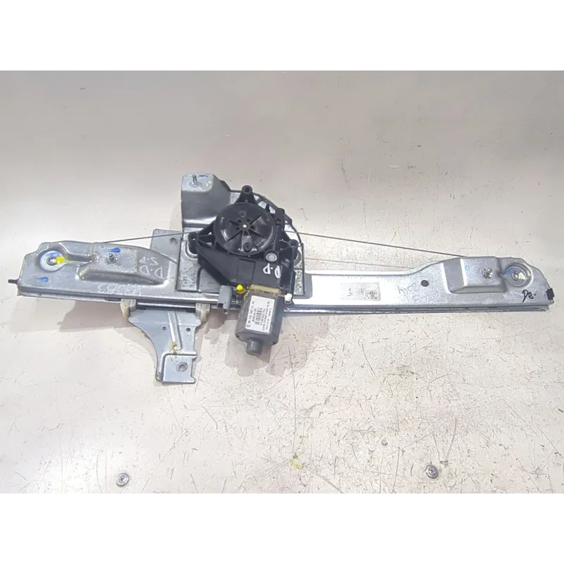 Recambio de mecanismo elevalunas delantero derecho para peugeot 208 1.4 hdi 68cv? referencia OEM IAM 9674254380  