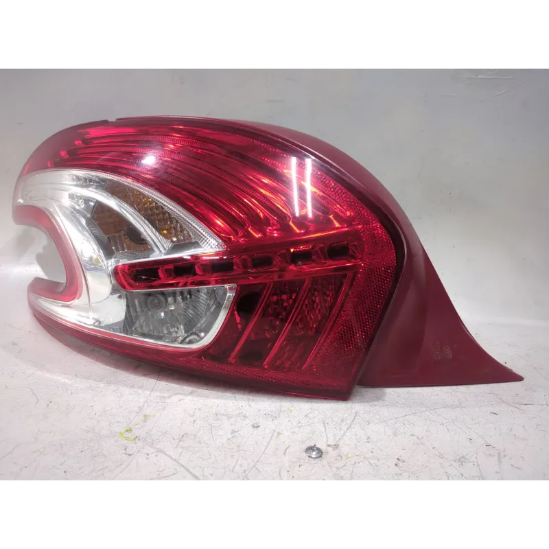 Recambio de piloto trasero izquierdo para peugeot 208 1.4 hdi 68cv? referencia OEM IAM 9672628280  