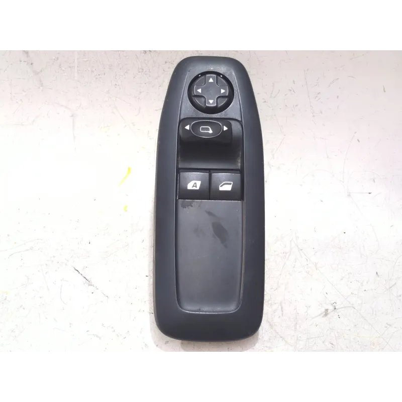 Recambio de mando elevalunas delantero izquierdo para peugeot 208 1.4 hdi 68cv? referencia OEM IAM 96751127ZD  