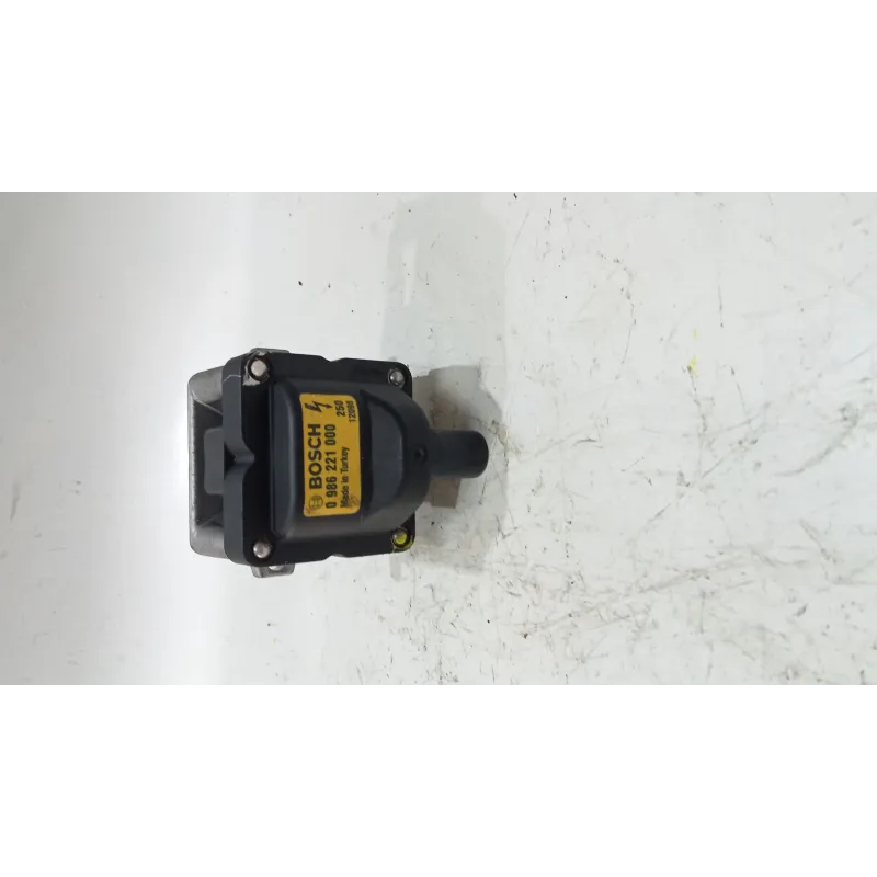 Recambio de bobina encendido para volkswagen polo iii (6n1)(09.1994) 45 1.0 referencia OEM IAM 0986221000  