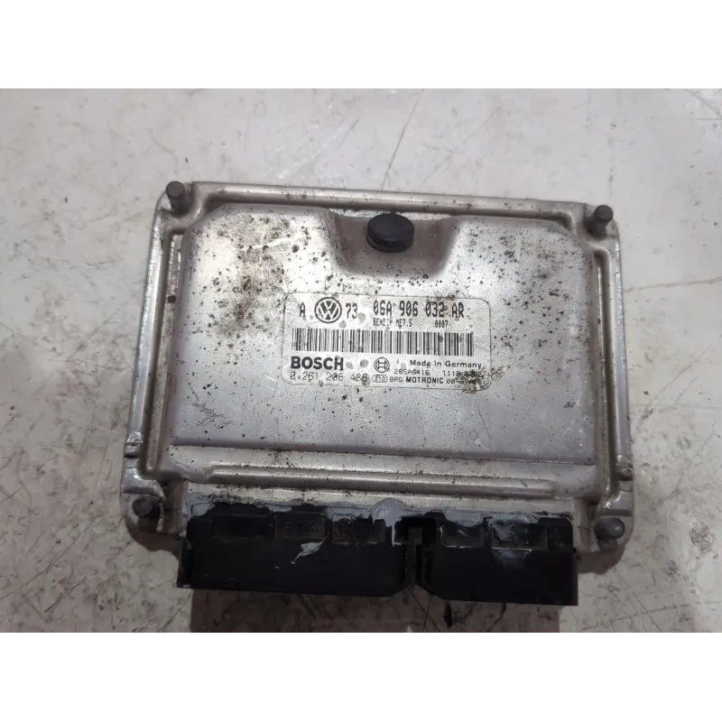 Recambio de centralita inyeccion para volkswagen golf iv berlina (1j1)(1997) 1.8 referencia OEM IAM 06A906032AR  