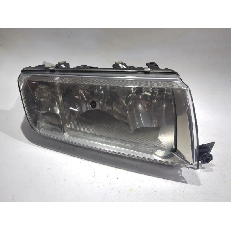 Recambio de faro delantero derecho para skoda fabia (6y2/6y3)(01.2000) 1.9 sdi referencia OEM IAM 246366  