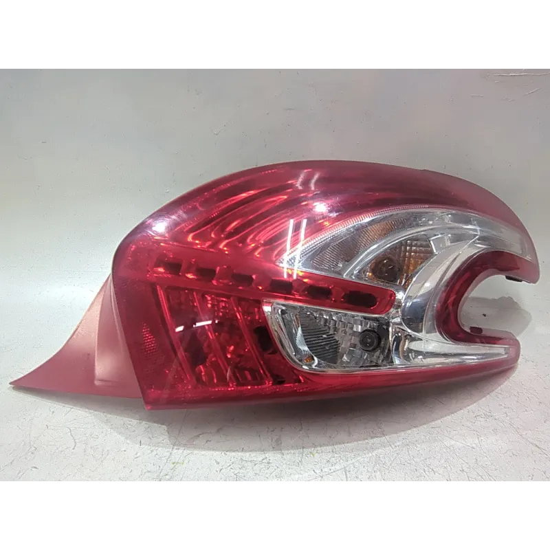 Recambio de piloto trasero derecho para peugeot 208 1.4 hdi 68cv? referencia OEM IAM 9672628380  