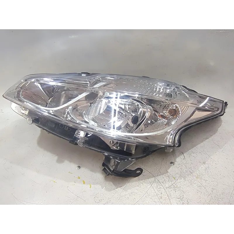 Recambio de faro delantero izquierdo para peugeot 208 1.4 hdi 68cv? referencia OEM IAM 9802221880  