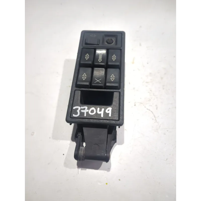 Recambio de mando elevalunas delantero izquierdo para renault 25 (b29_) 2.0 (b297) referencia OEM IAM 7700752164  