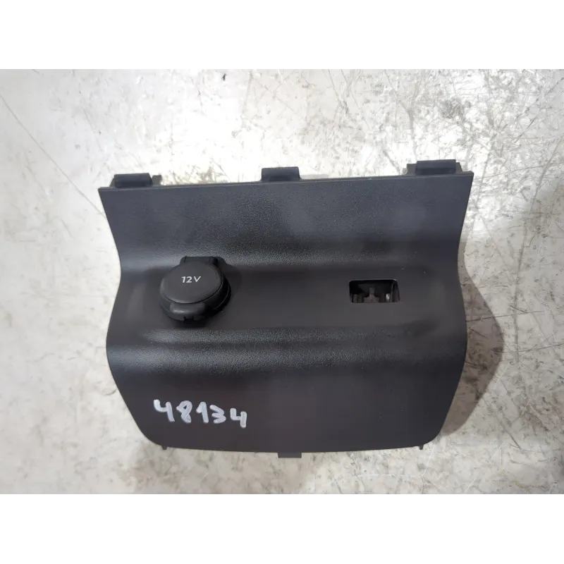 Recambio de cenicero para citroën c3 iii (sx) 1.2 puretech 82 referencia OEM IAM 9829485677  