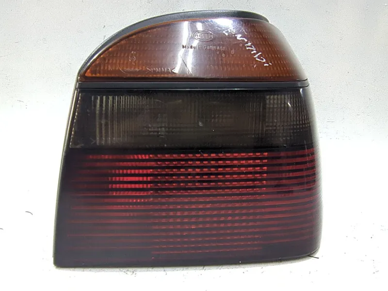 Recambio de piloto trasero derecho para volkswagen golf iii (1h1) 2.0 referencia OEM IAM 1H6945257  