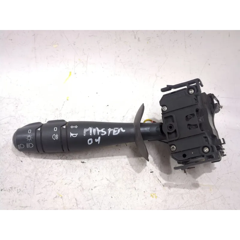 Recambio de mando luces para renault master ii furgón (fd) 2.5 dci 120 referencia OEM IAM 8200878697  