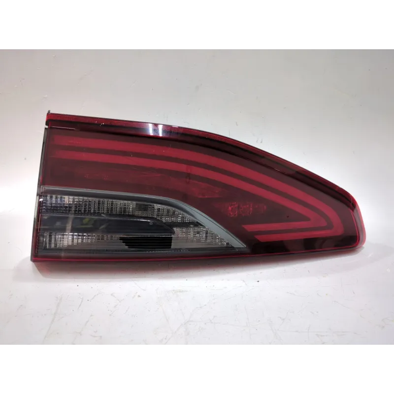 Recambio de piloto porton trasero derecho para kia ceed (cd) 1.0 t-gdi referencia OEM IAM 92404J7050  