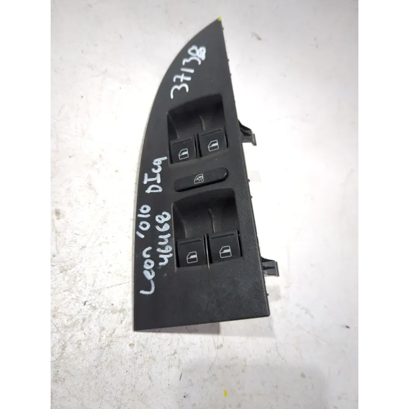 Recambio de botonera puerta delantera izquierda para seat leon (1p1) 1.6 tdi referencia OEM IAM 1K4959857B  