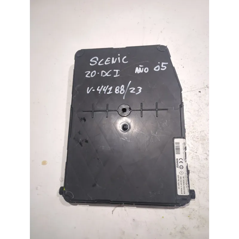 Recambio de caja reles / fusibles para renault scenic ii (jm)(2003) 2.0 dci (jm1k) referencia OEM IAM 8200412548  