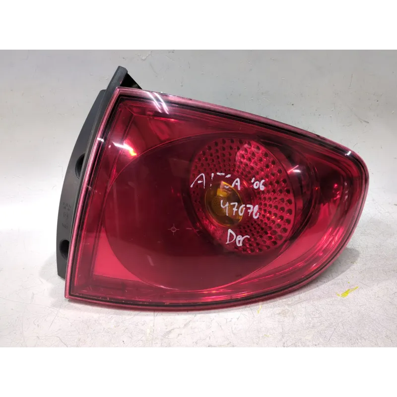 Recambio de piloto trasero derecho para seat altea (5p1) 1.6 referencia OEM IAM 5P0945112 5P0945096D  