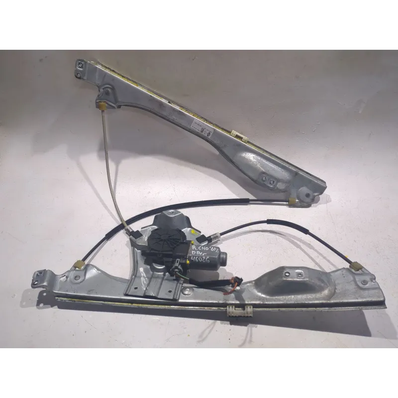 Recambio de elevalunas delantero derecho para renault clio k9k 67 referencia OEM IAM 400861F  