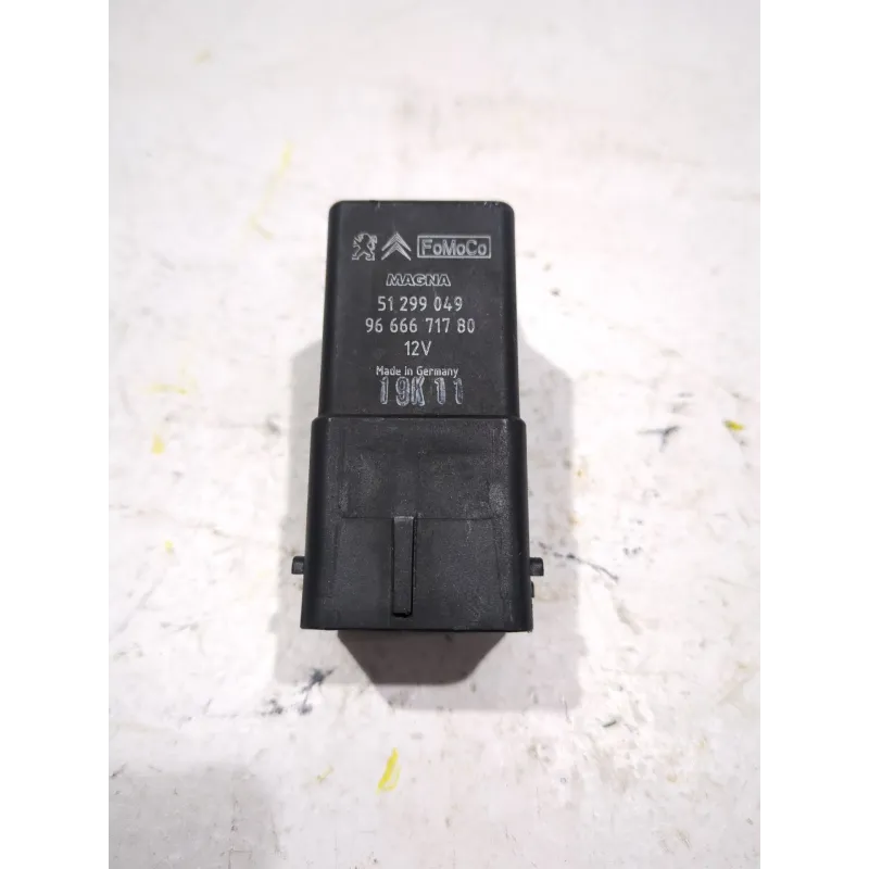 Recambio de rele calentadores para peugeot 5008 (0u_, 0e_) 1.6 hdi referencia OEM IAM 9666671780  