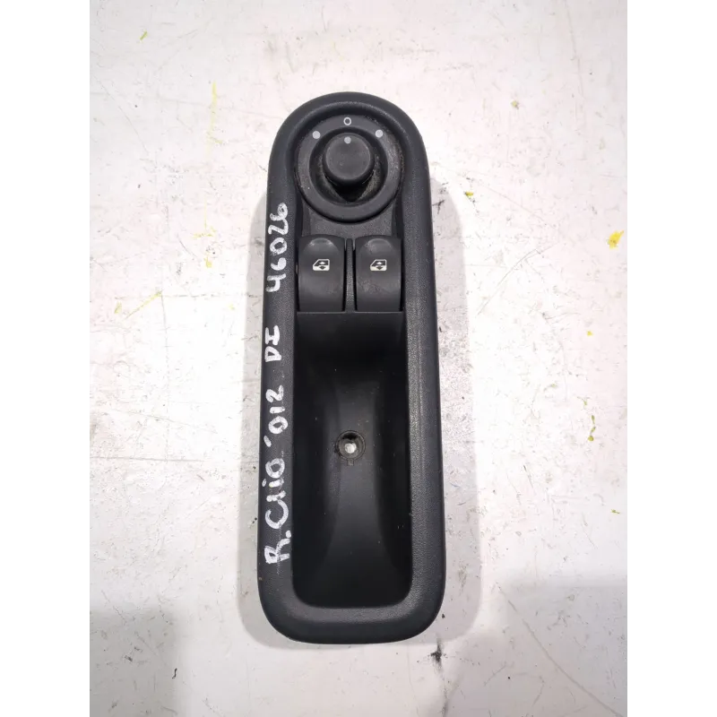 Recambio de botonera puerta delantera izquierda para renault clio k9k 67 referencia OEM IAM 254009494R  