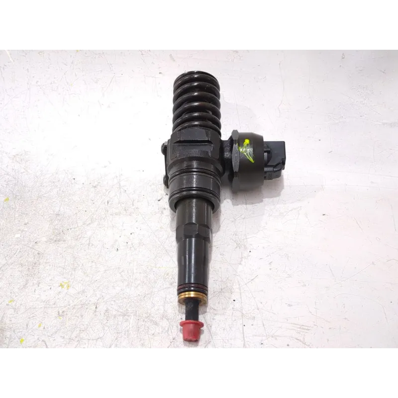 Recambio de inyector para seat ibiza iv (6j5, 6p1) 1.9 tdi referencia OEM IAM 0414720313 038130073B  